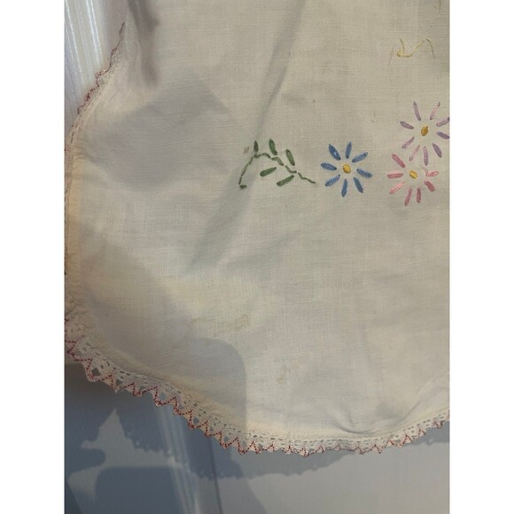 Vintage Embroidered Cream Colored Full Apron - Picture 11 of 12